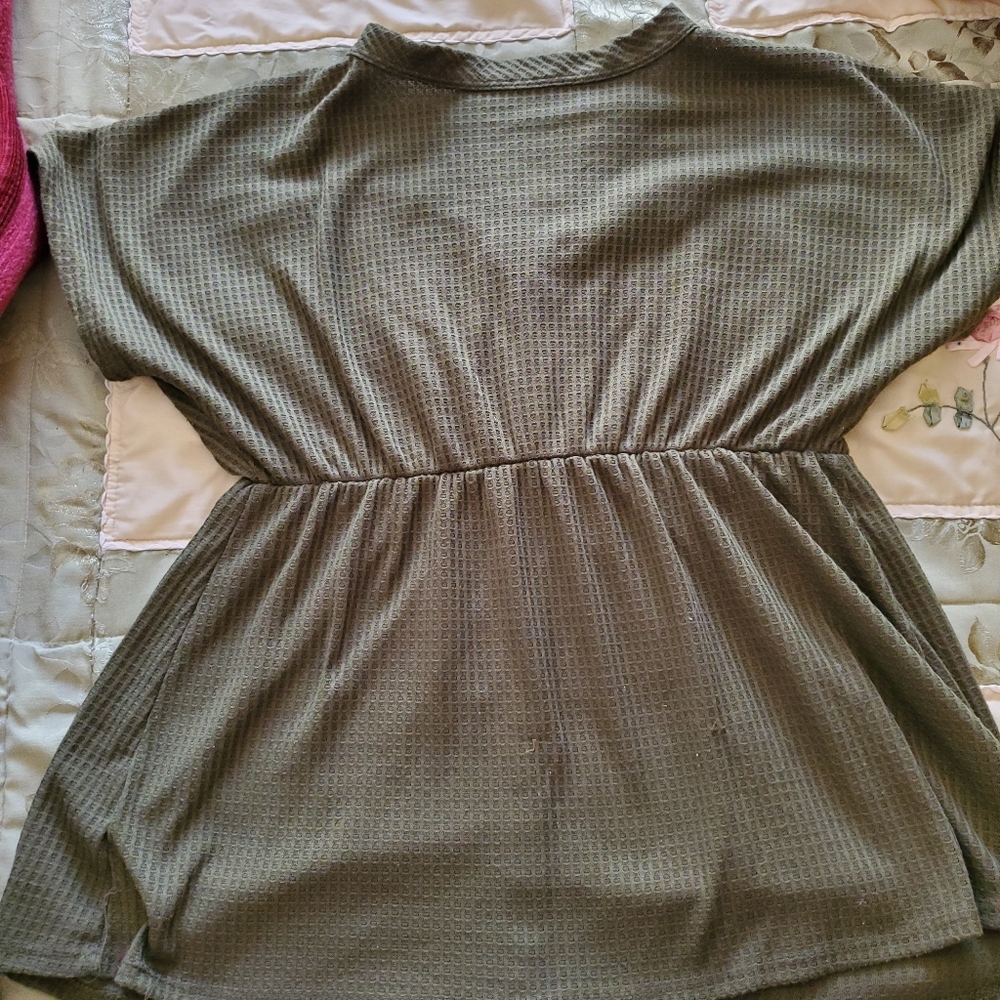 Maternity blouse - Picture 2 of 3